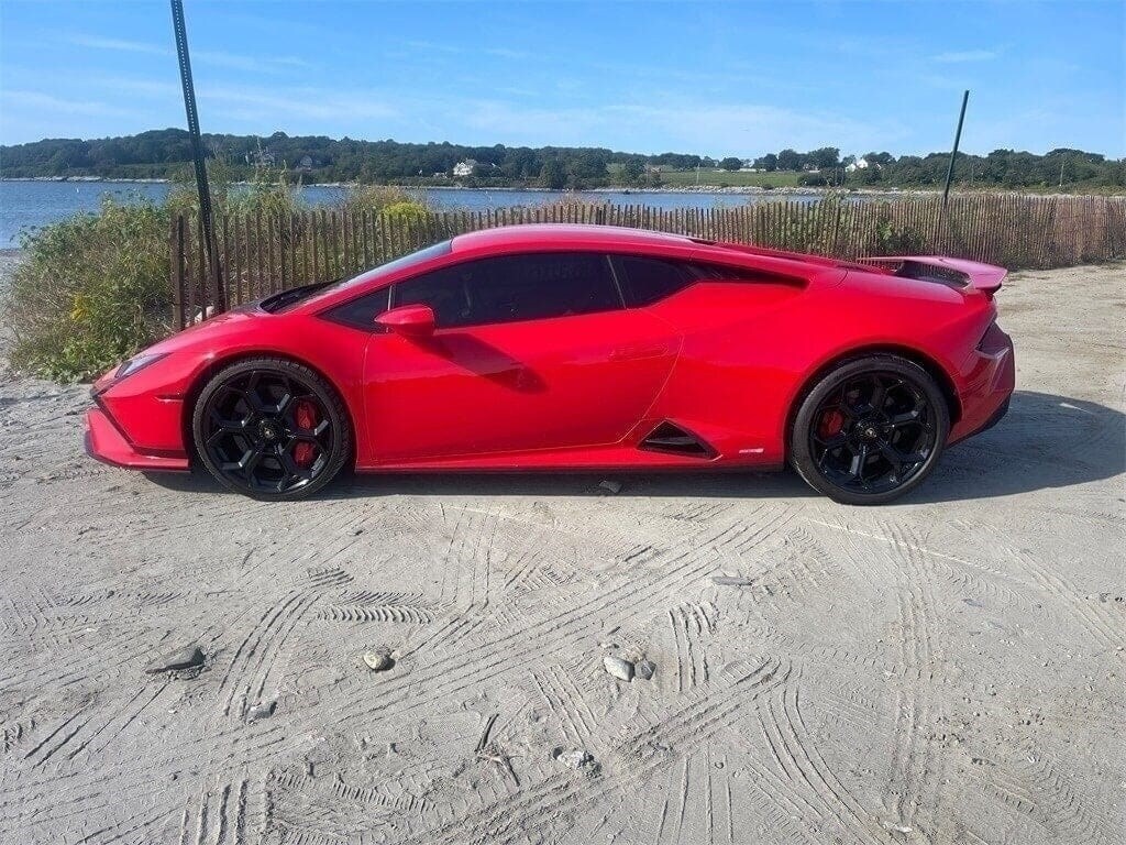 2023 Lamborghini Huracan Tecnica Base Coupe photo 3