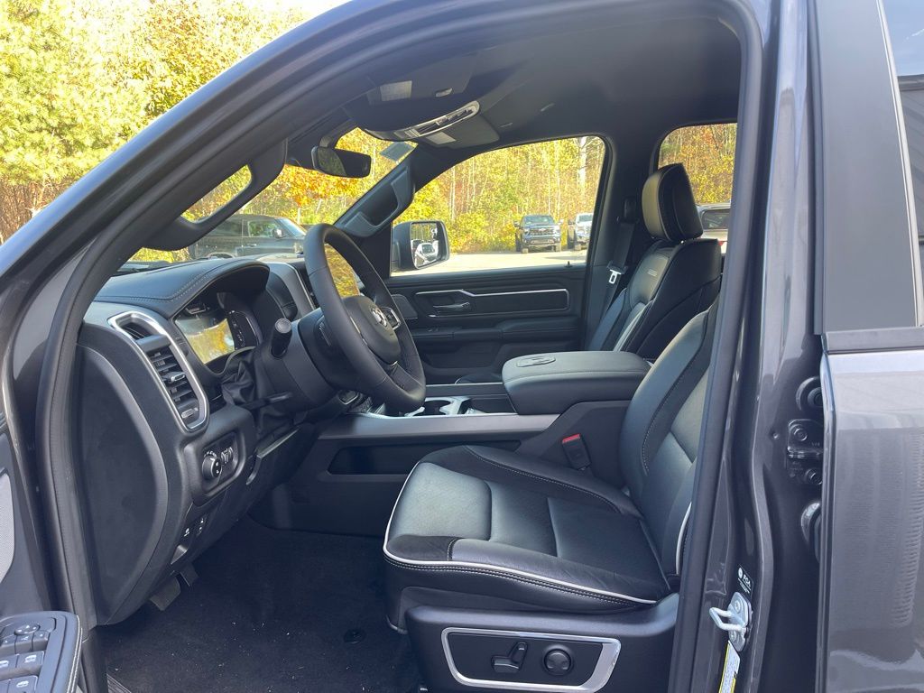 2026 RAM 1500 Laramie - Photo 11