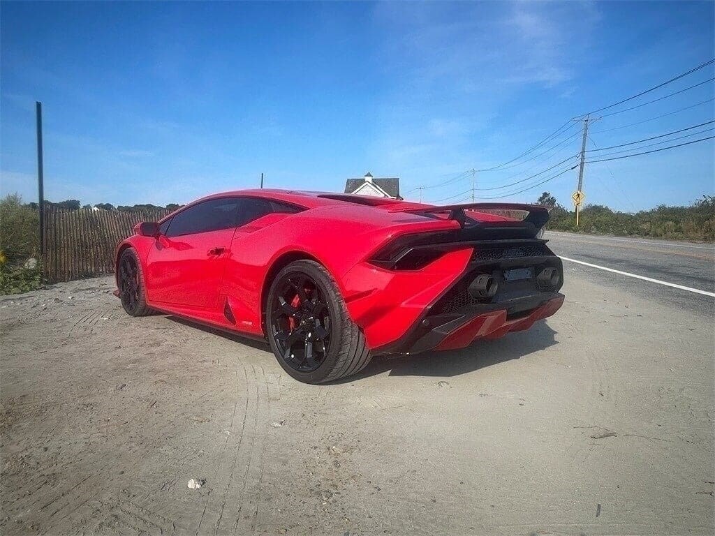 2023 Lamborghini Huracan Tecnica Base Coupe photo 4