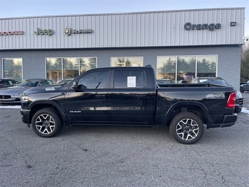 2025 Ram 1500 Laramie photo 3
