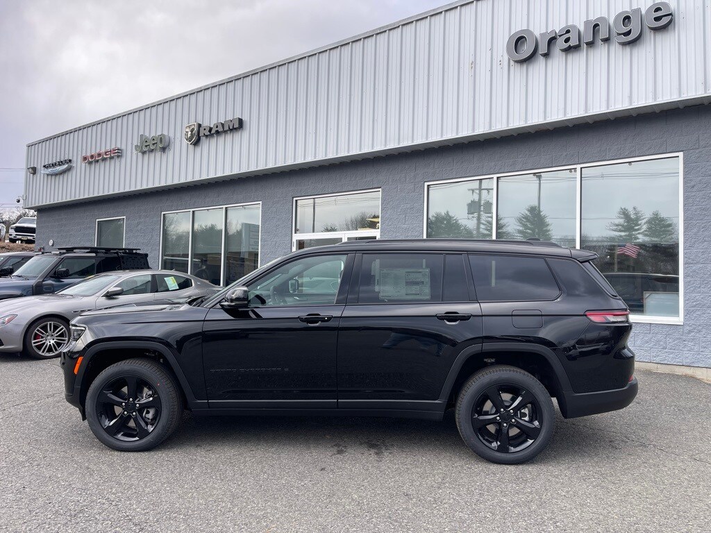 2025 Jeep Grand Cherokee Limited photo 2