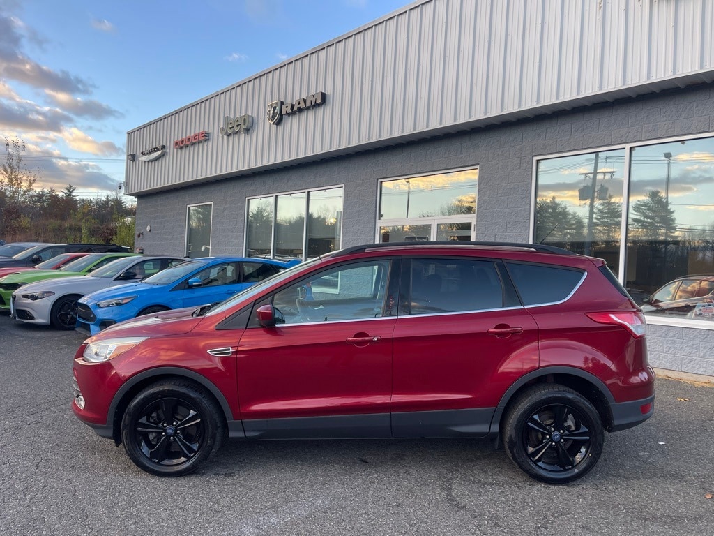 Used 2013 Ford Escape SE with VIN 1FMCU9GX4DUA82771 for sale in Orange, MA