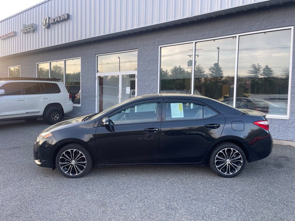 2014 Toyota Corolla Plus photo 3