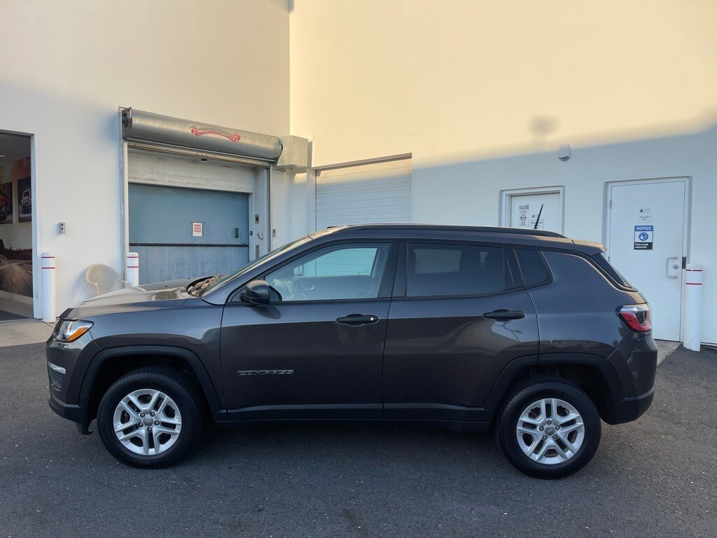 2018 Jeep Compass Sport photo 2
