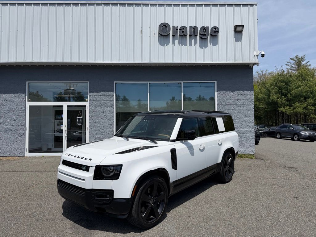 2025 Land Rover Defender 130 X-Dynamic SE P400's photo