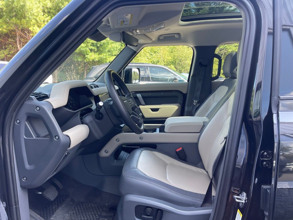 2024 Land Rover Defender X-Dynamic SE - Photo 11