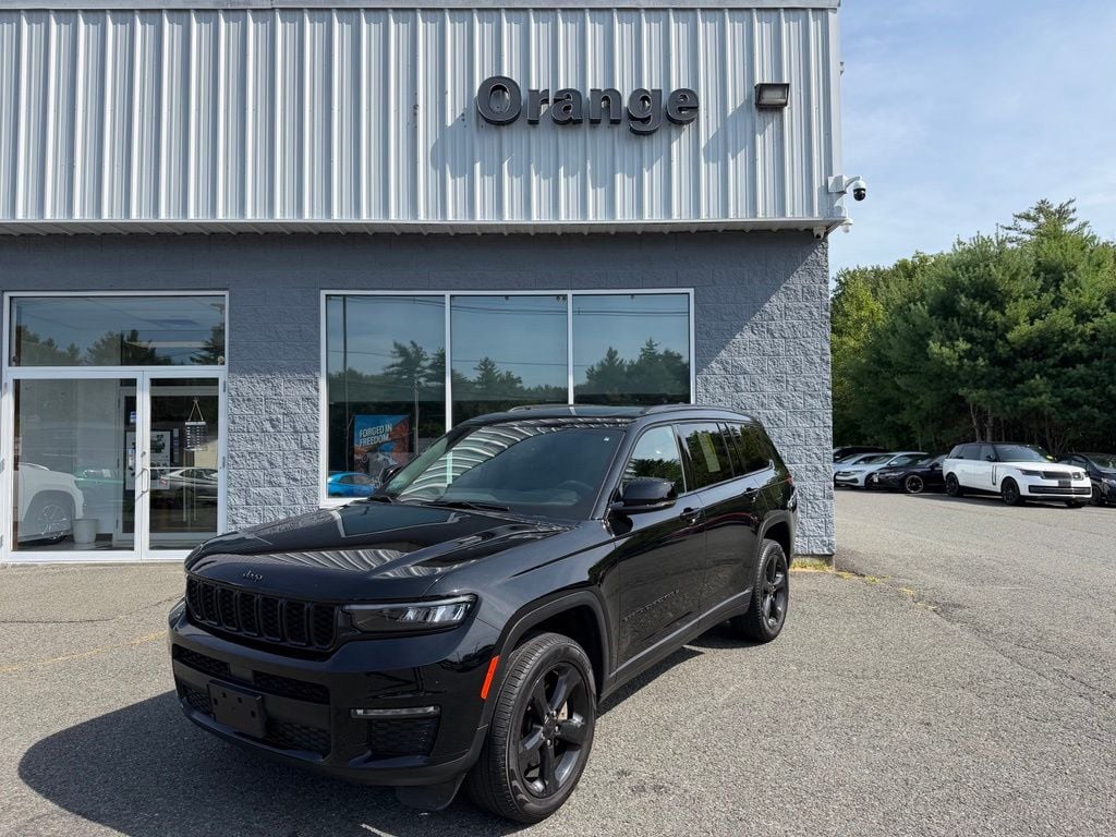 Diamond Black Crystal Pearlcoat 2025 Jeep Grand Cherokee L SUV / Crossover Four-Wheel Drive 8-Speed Automatic
