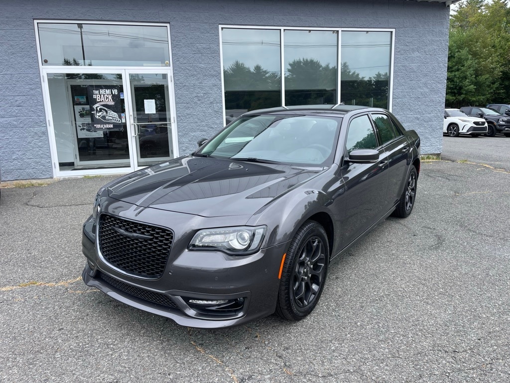 New 2023 Chrysler 300 TOURING L AWD Sedan
