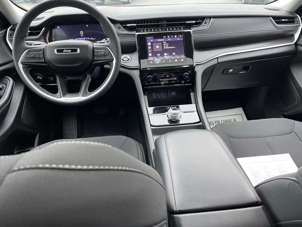 2023 Jeep Grand Cherokee Laredo - Photo 15