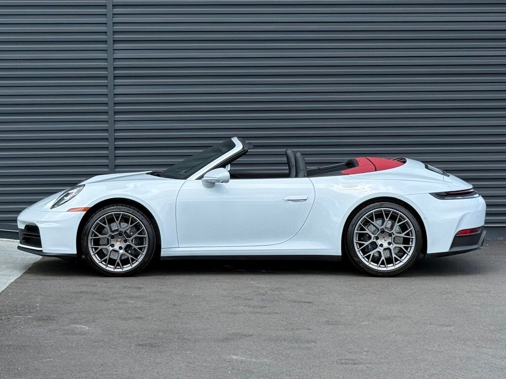 2025 Porsche 911 photo 4