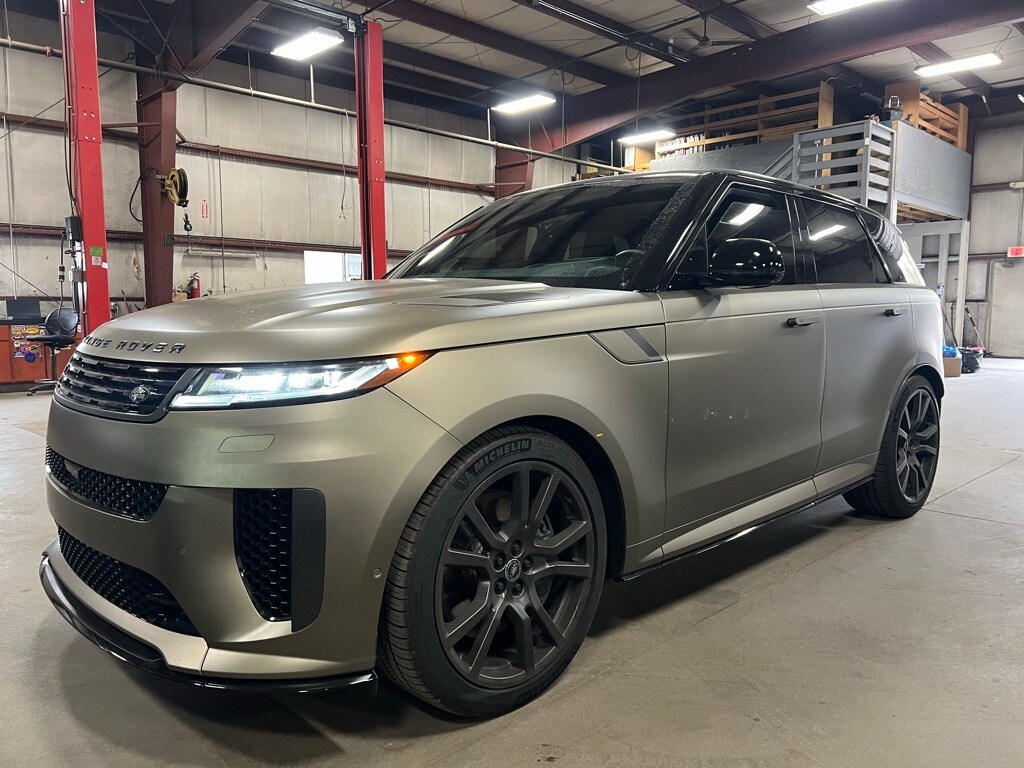 2024 Land Rover Range Rover Sport photo 2