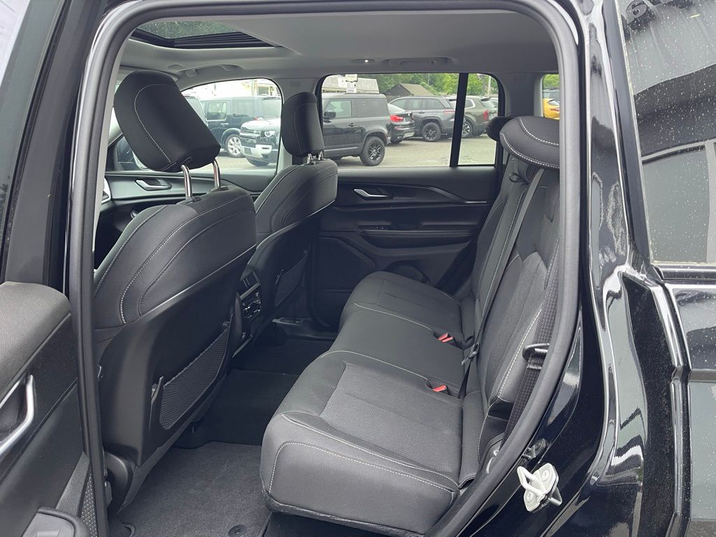 2023 Jeep Grand Cherokee Laredo - Photo 11