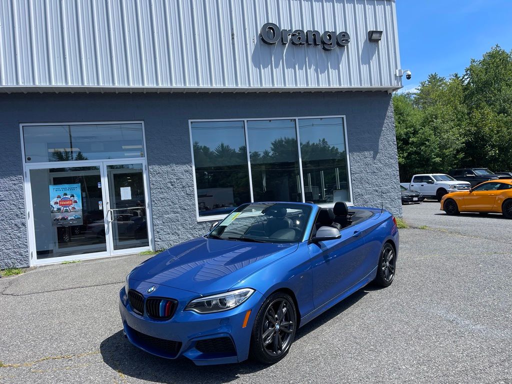 2016 BMW 2 Series M235i xDrive Convertible's photo
