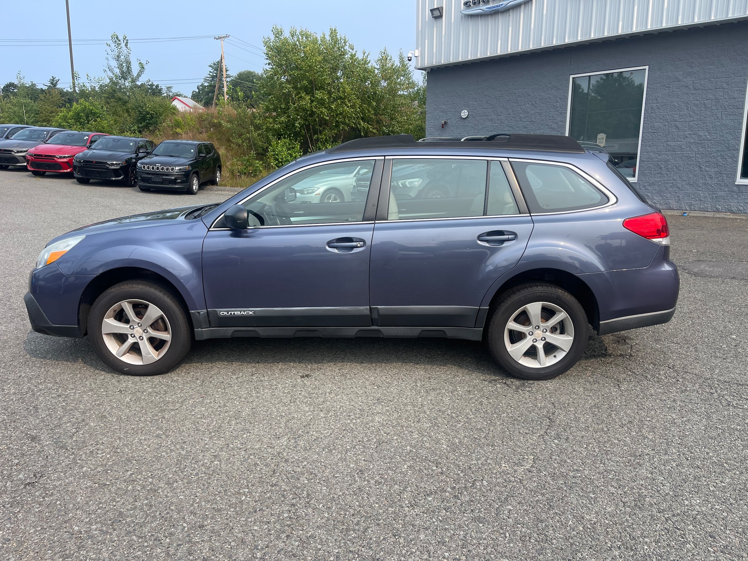 Used 2014 Subaru Outback Base with VIN 4S4BRBAC4E3277089 for sale in Orange, MA