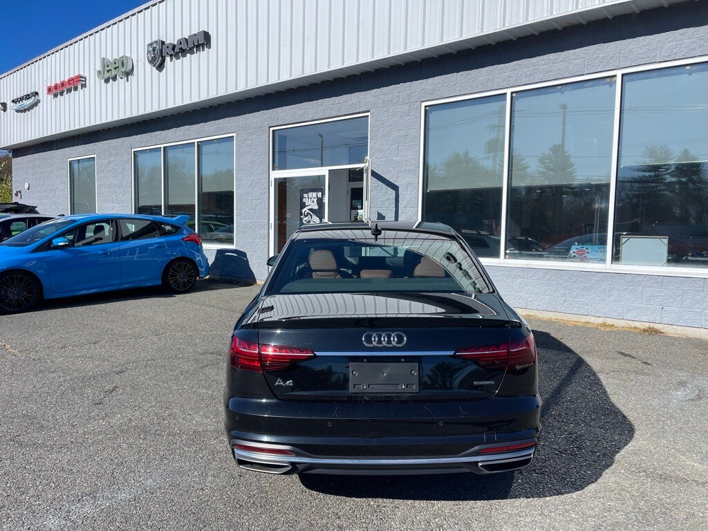2022 Audi A4 40 Premium photo 4