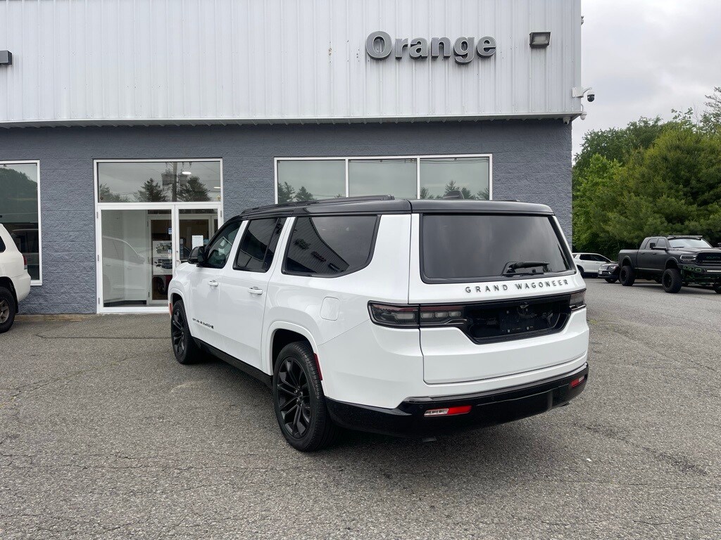 2024 Jeep Grand Wagoneer L II photo 3