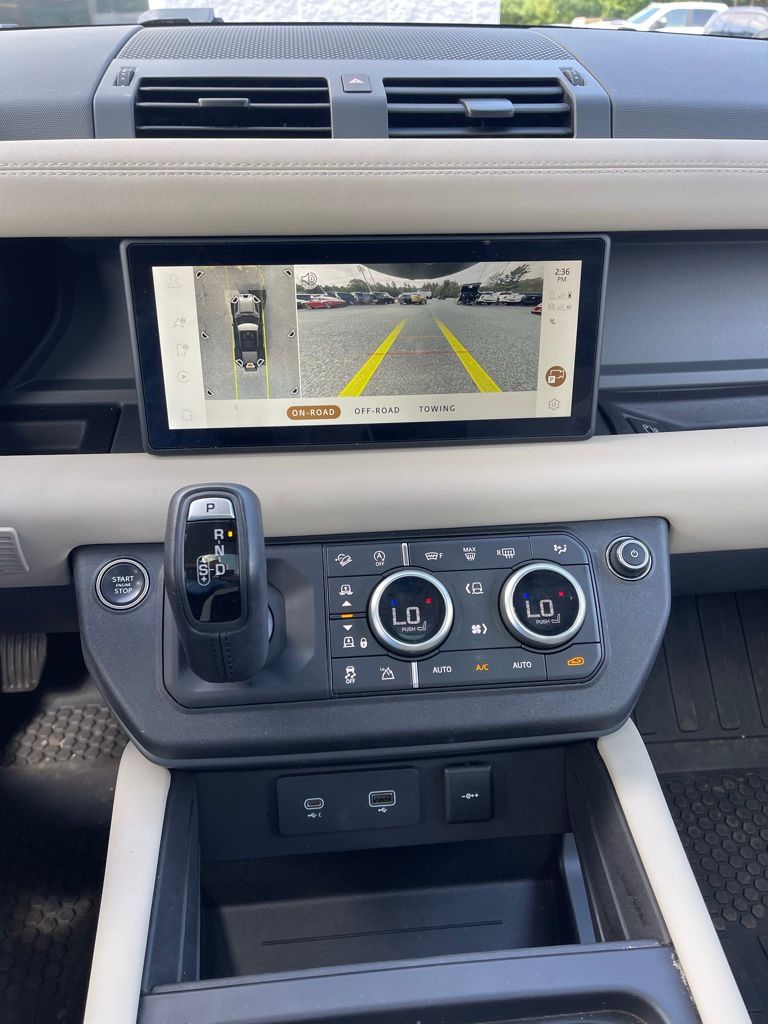 2024 Land Rover Defender X-Dynamic SE - Photo 23