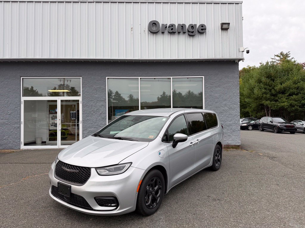2023 Chrysler Pacifica Hybrid Touring L