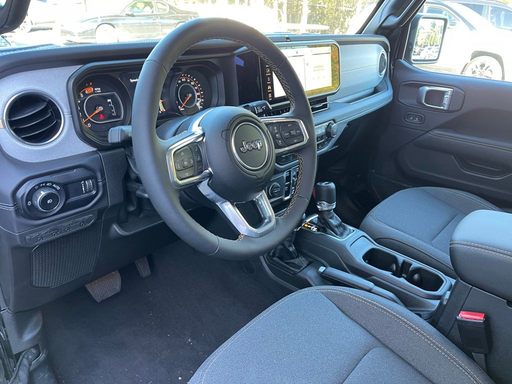 2025 Jeep Wrangler 4-Door Sahara - Photo 11