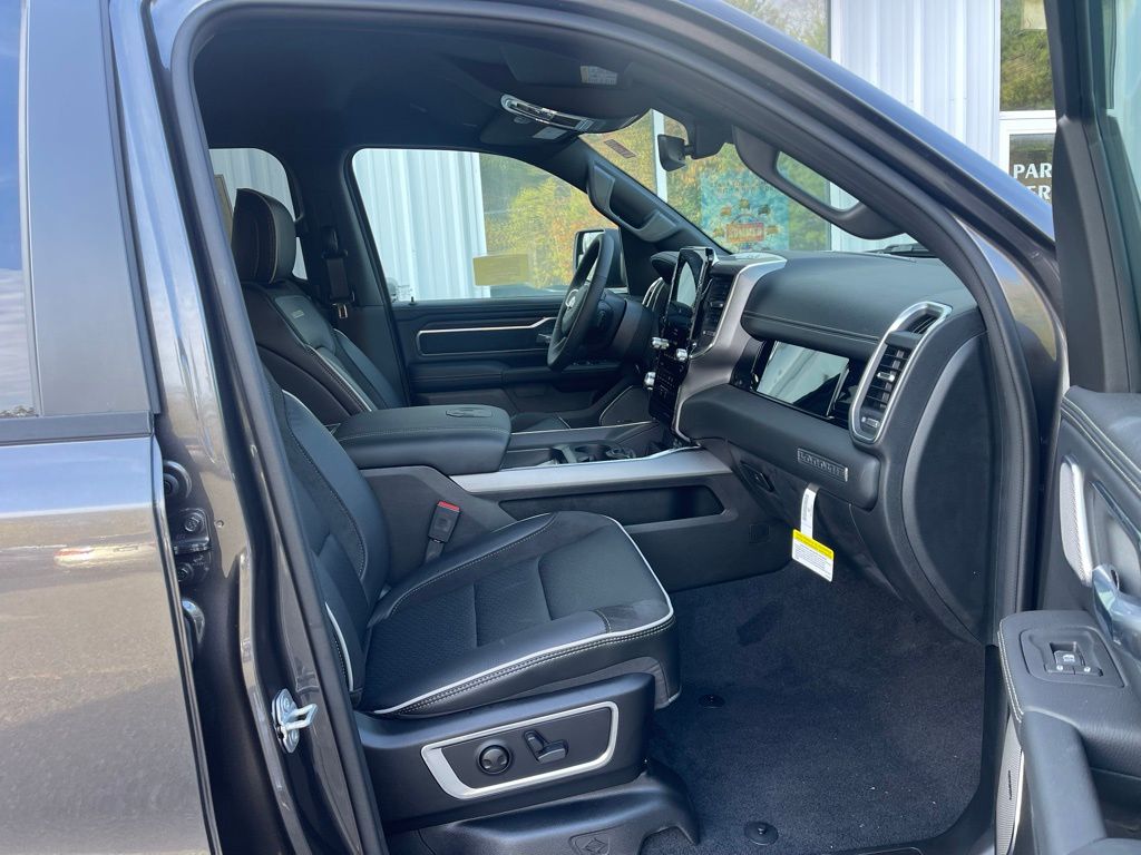 2026 RAM 1500 Laramie - Photo 14