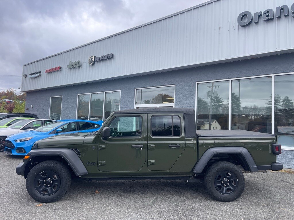 2022 Jeep Gladiator Sport photo 3