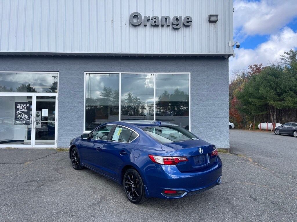 2017 Acura ILX Base Plus photo 4