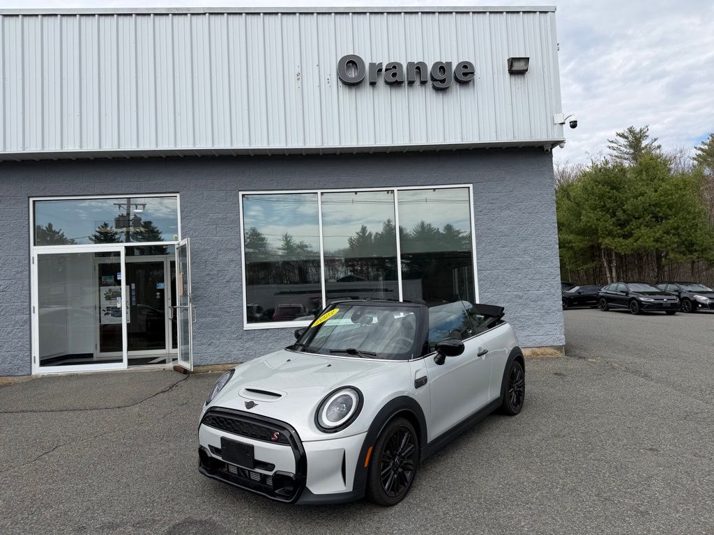 2023 MINI Convertible Cooper S's photo