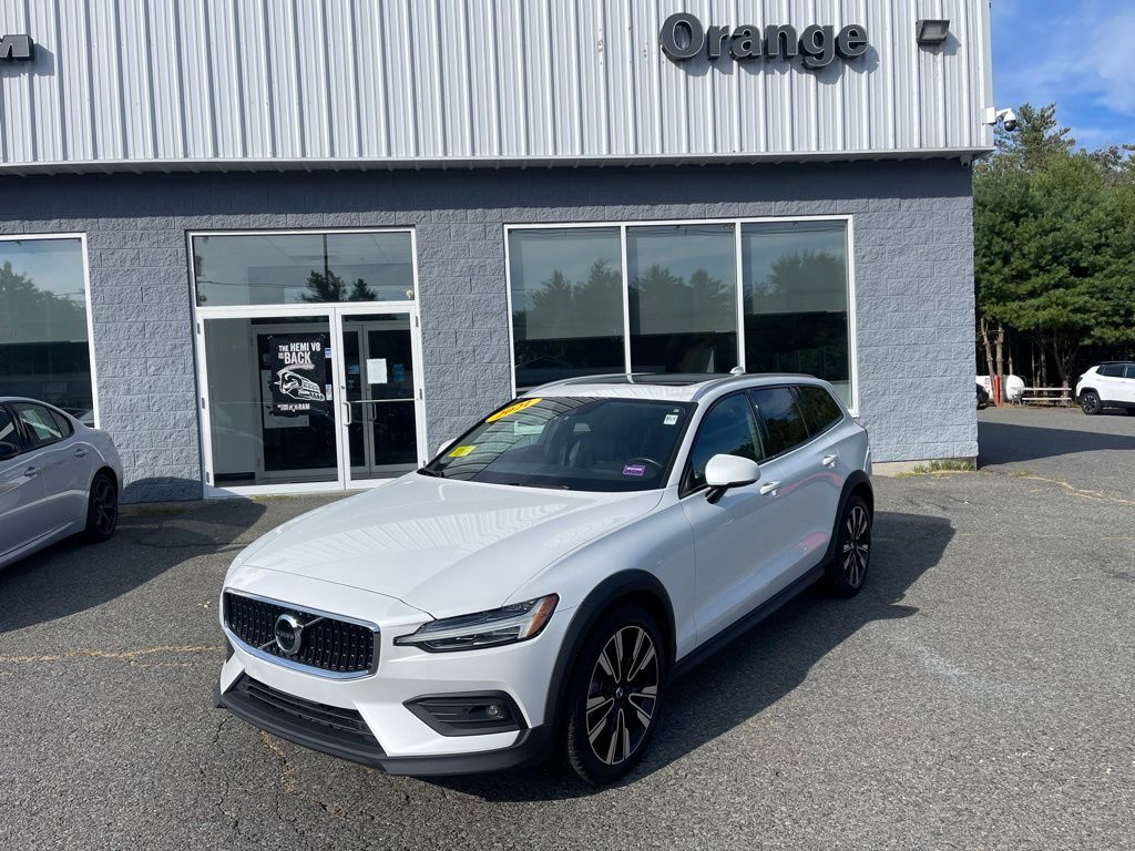 2021 Volvo V60 Cross Country T5 AWD Cross Country's photo