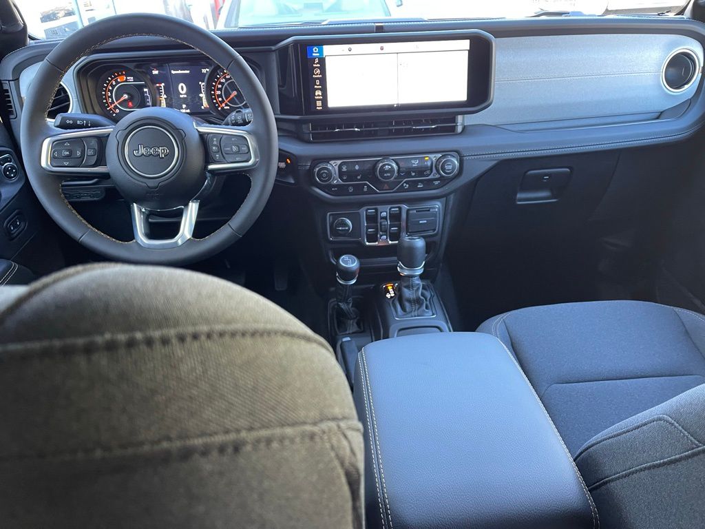 2025 Jeep Wrangler 4-Door Sahara - Photo 15