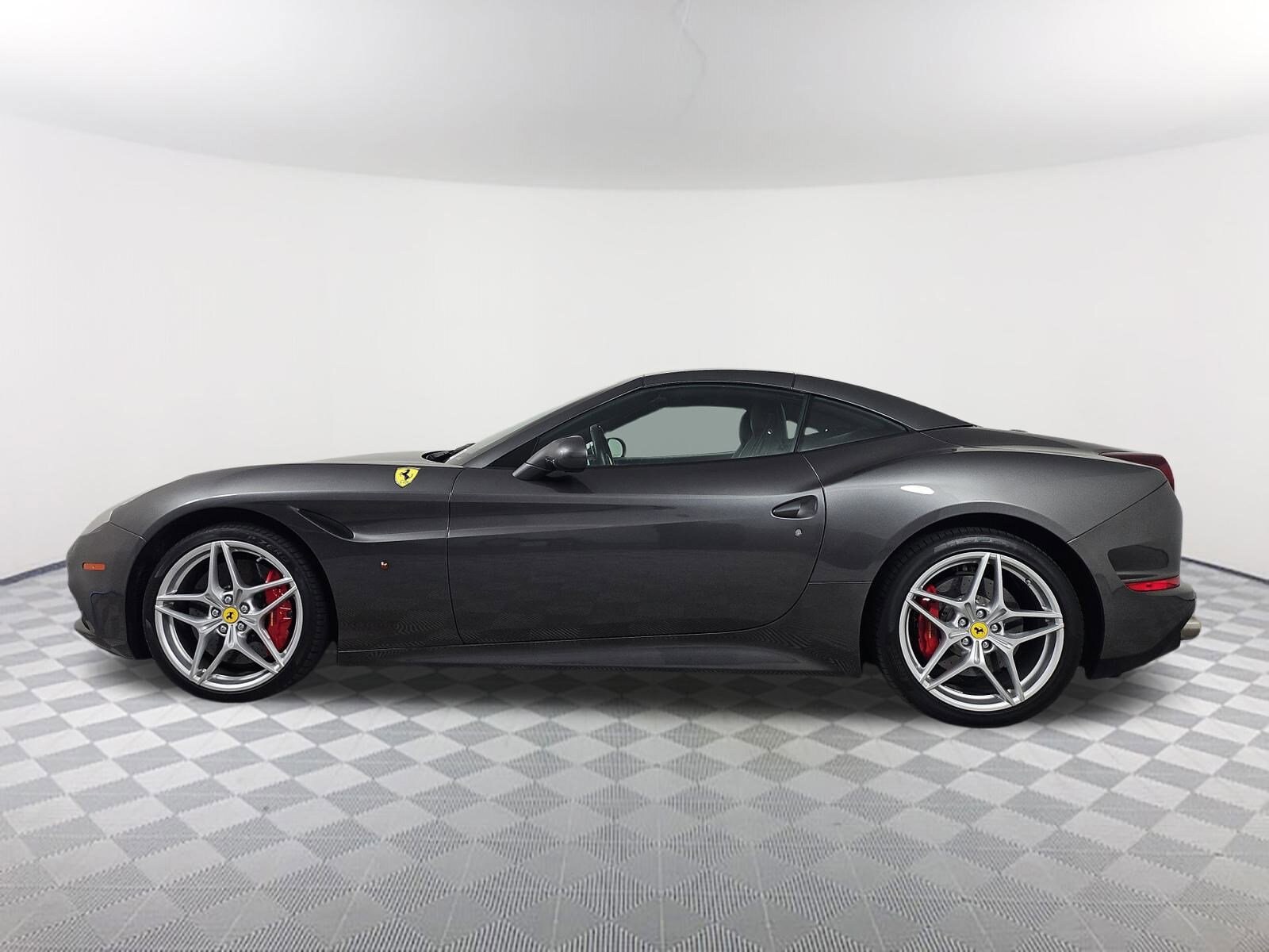 2015 Ferrari California T photo 4