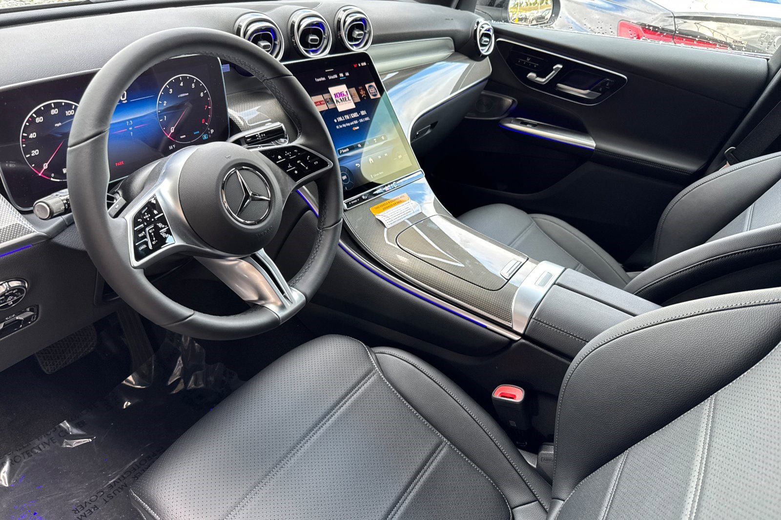 2026 Mercedes Benz GLC 300 photo 4