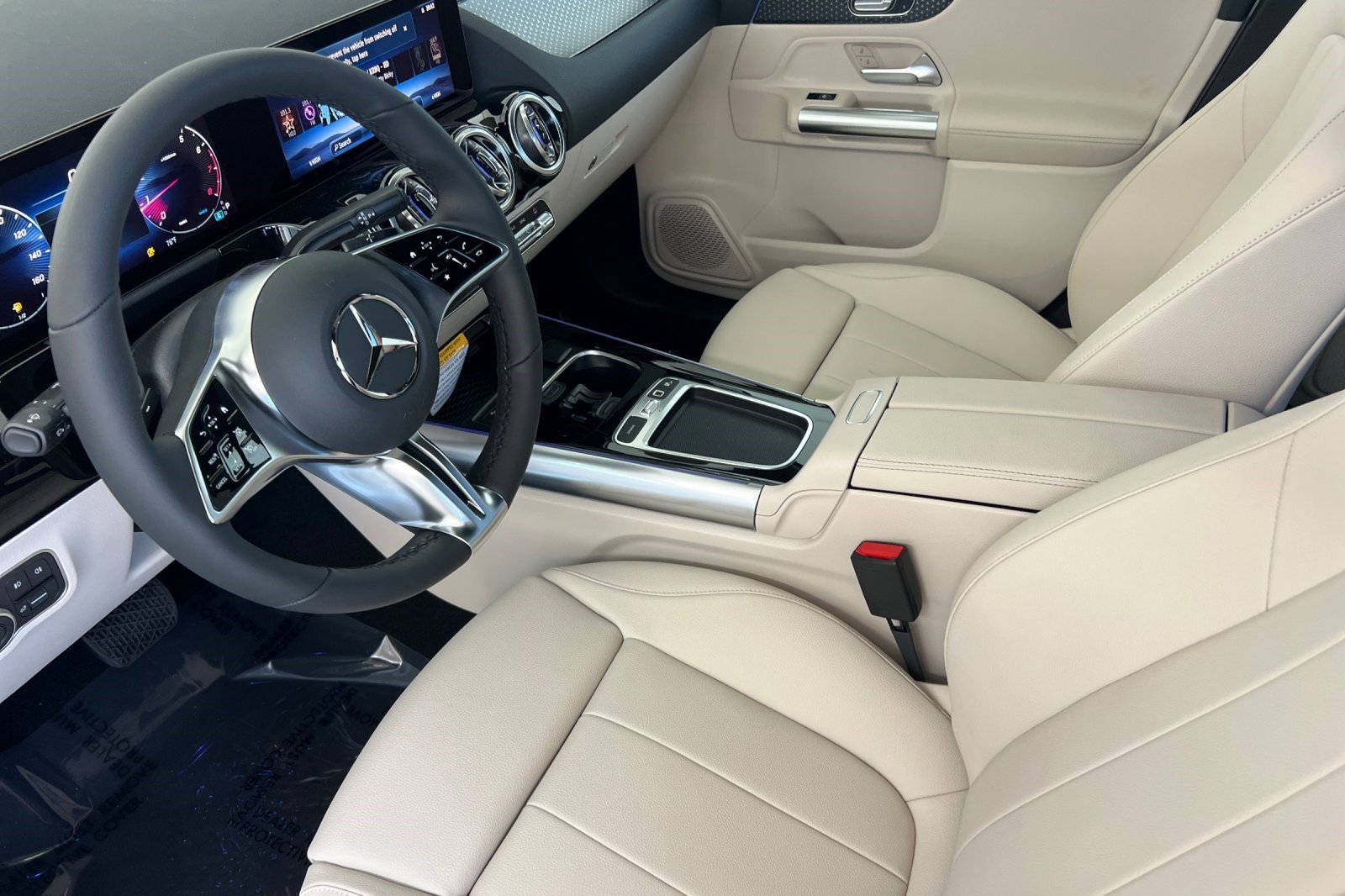 2025 Mercedes Benz GLA 250 4MATIC photo 4