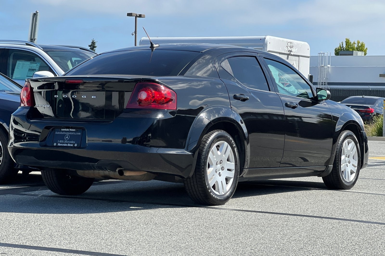 Avenger SE Sedan