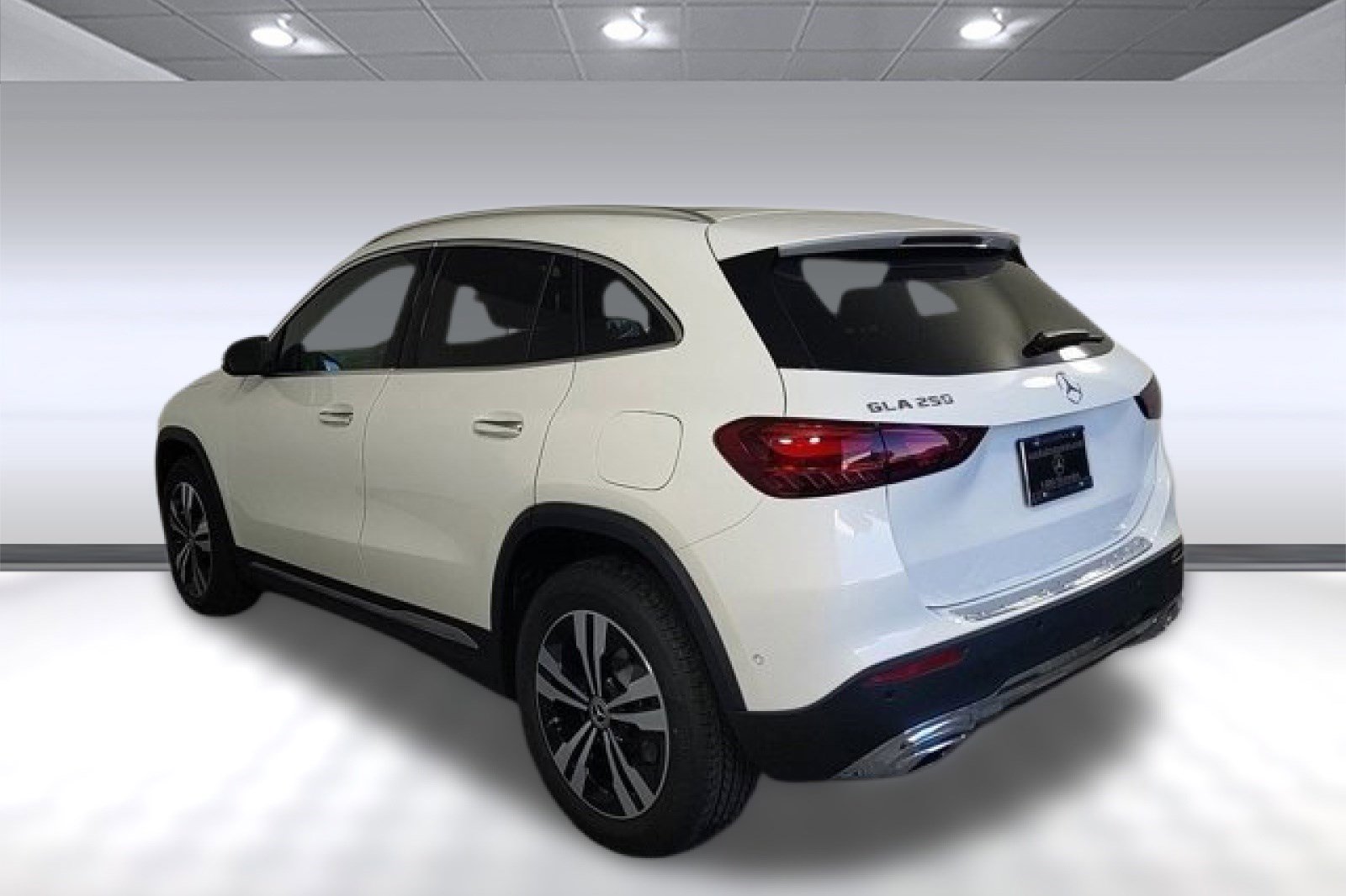 2025 Mercedes Benz GLA 250 photo 3