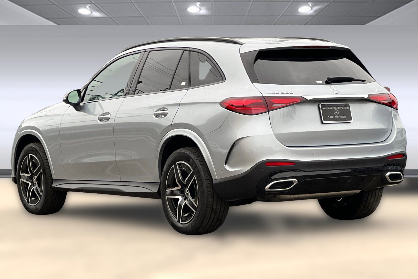 2026 Mercedes Benz GLC 300 4MATIC photo 3