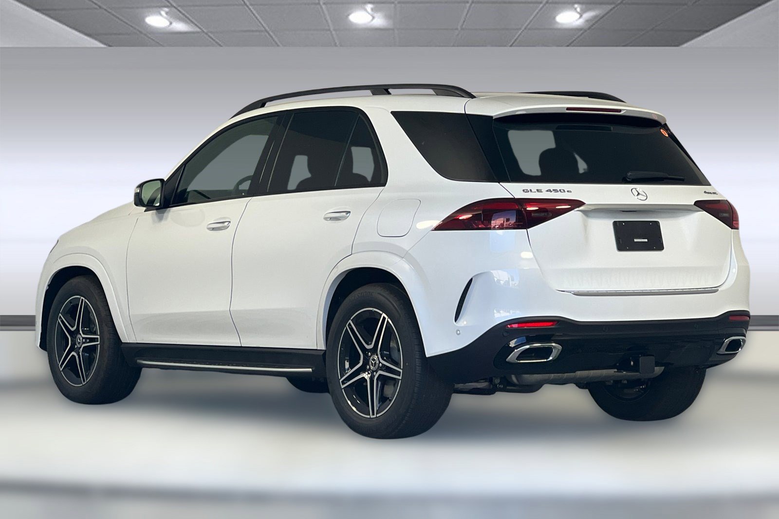 2026 Mercedes Benz GLE 450e 4MATIC photo 3