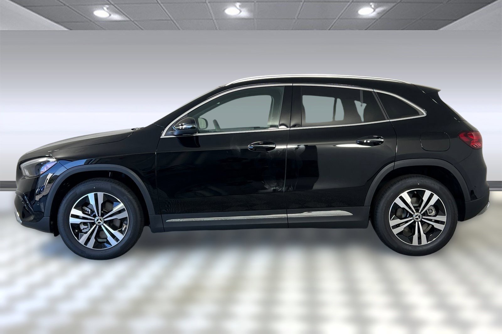 2025 Mercedes Benz GLA 250 photo 2