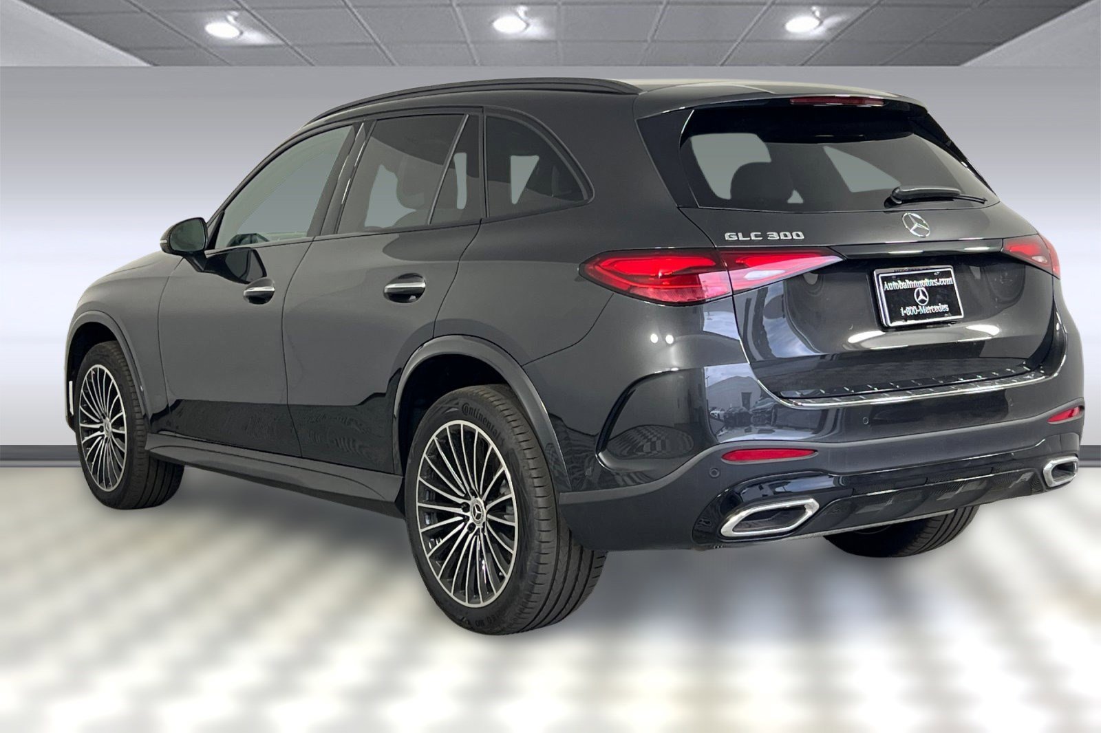2025 Mercedes Benz GLC 300 photo 3