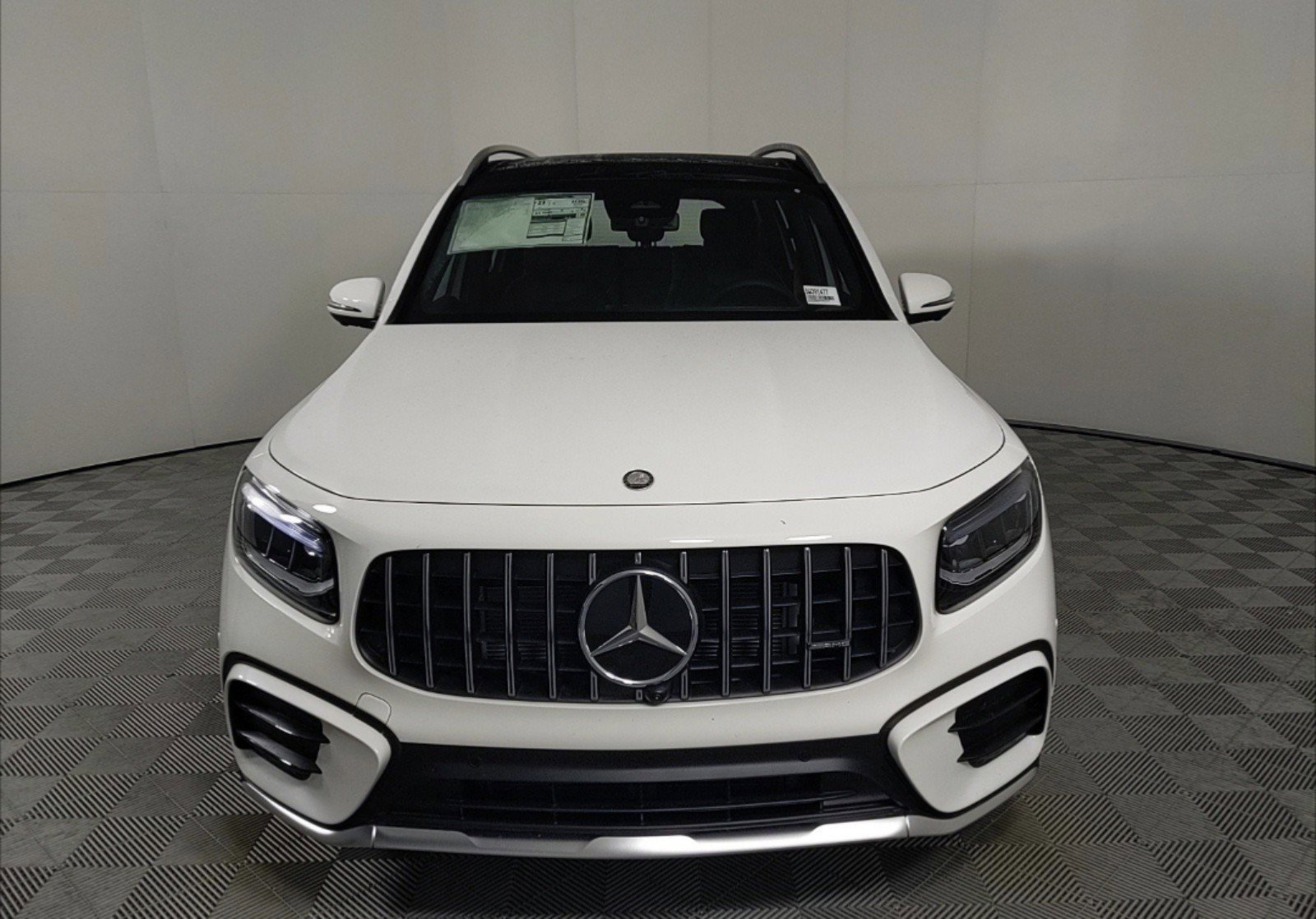 2025 Mercedes Benz GLB AMG 35 4MATIC photo 2