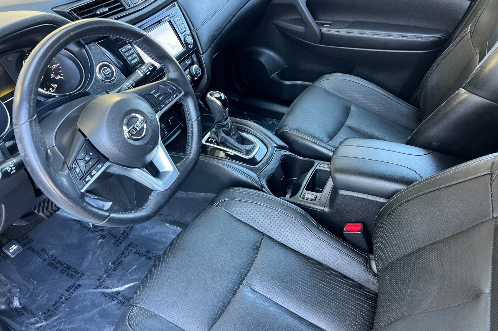 2017 Nissan Rogue SL photo 4
