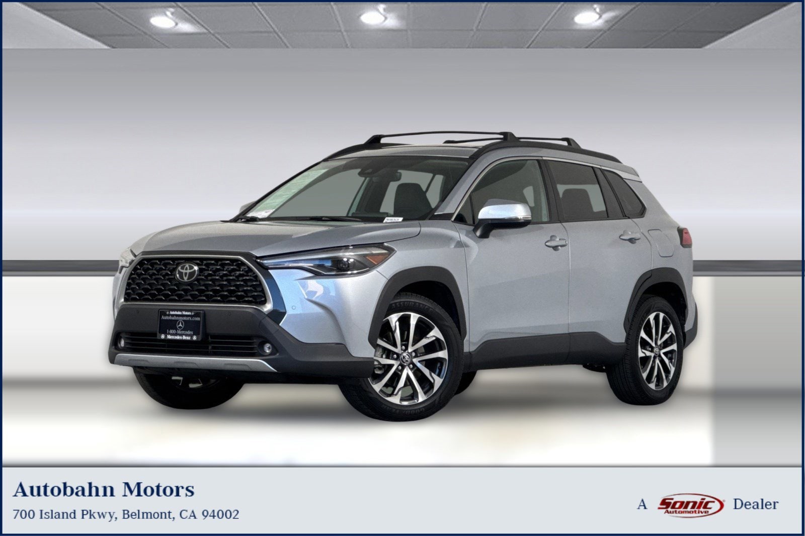 2022 Toyota Corolla Cross XLE's photo