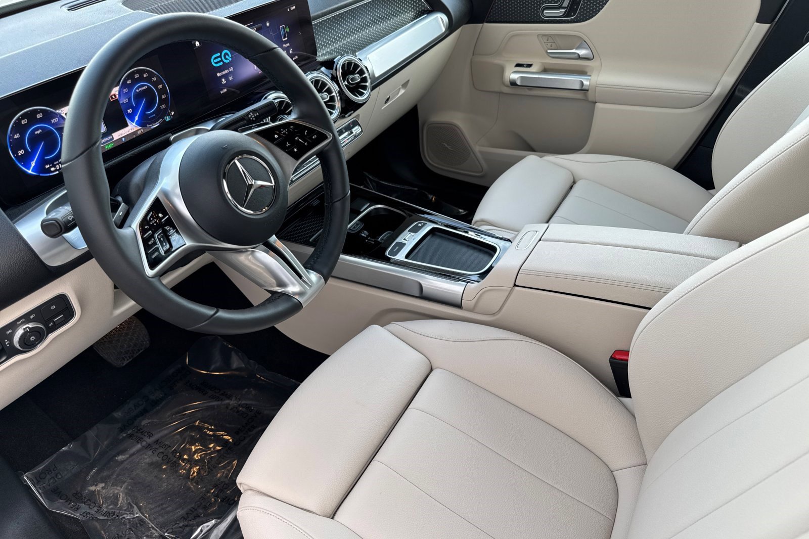 2024 Mercedes Benz EQB 300 4MATIC photo 4