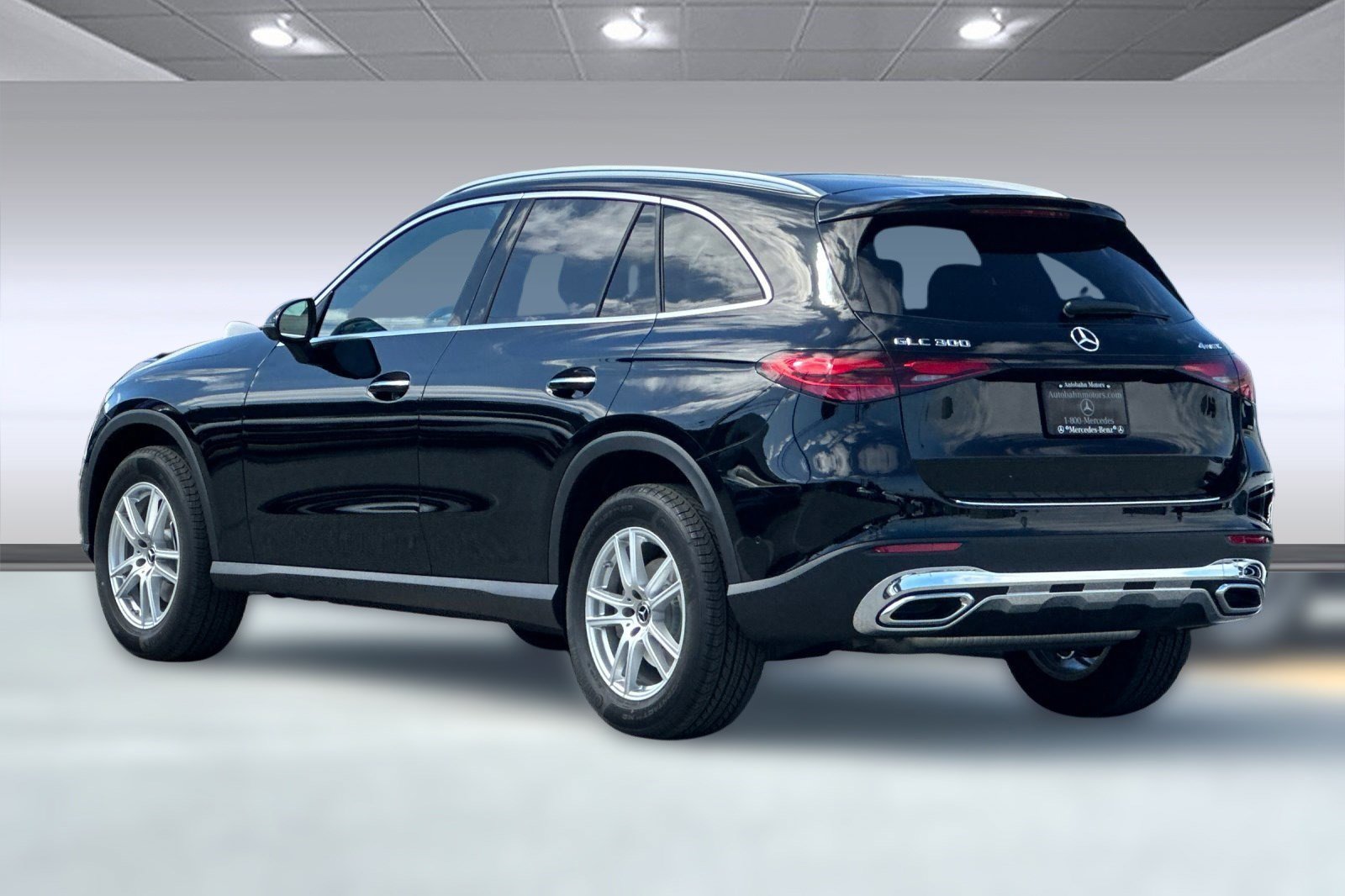 2026 Mercedes Benz GLC 300 4MATIC photo 3