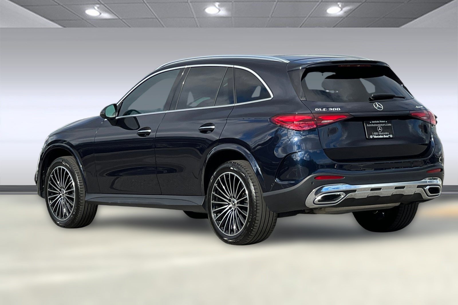 2024 Mercedes Benz GLC 300 4MATIC photo 3