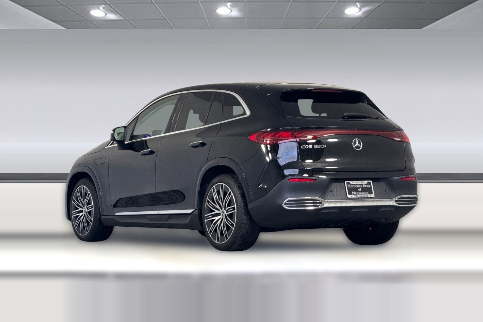 2026 Mercedes-Benz EQE 320+ photo 2