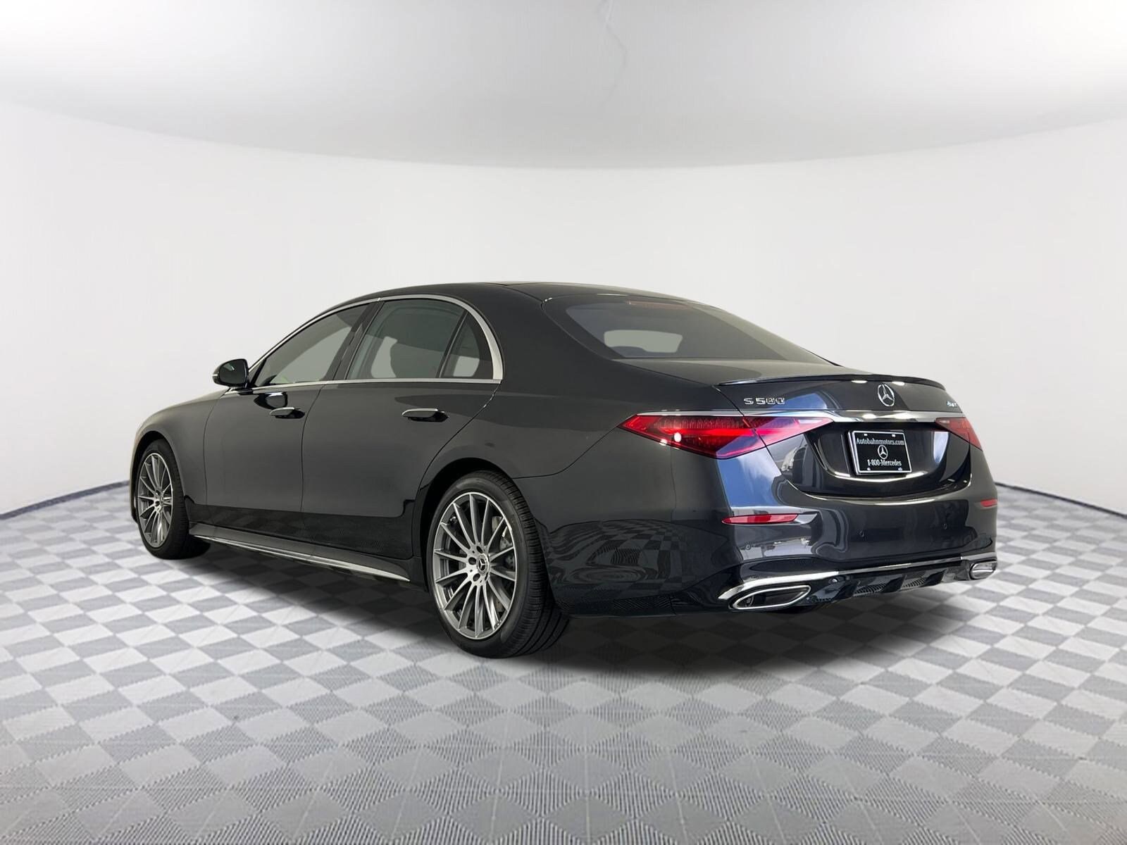 2025 Mercedes Benz S 450 580 4MATIC photo 3