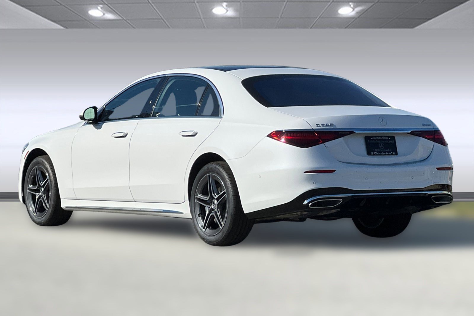 2026 Mercedes Benz S 580 4MATIC photo 3