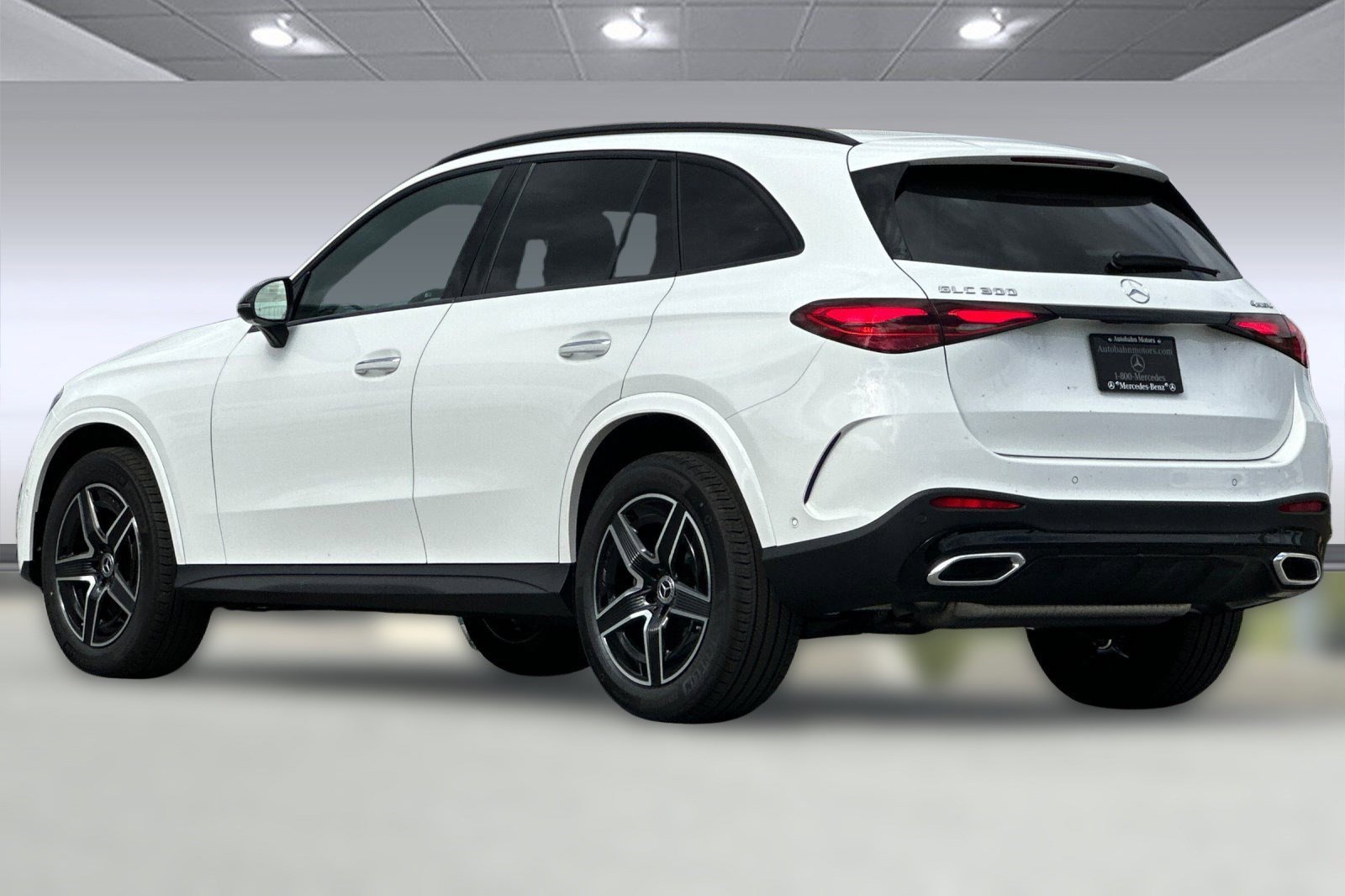 2026 Mercedes Benz GLC 300 4MATIC photo 2