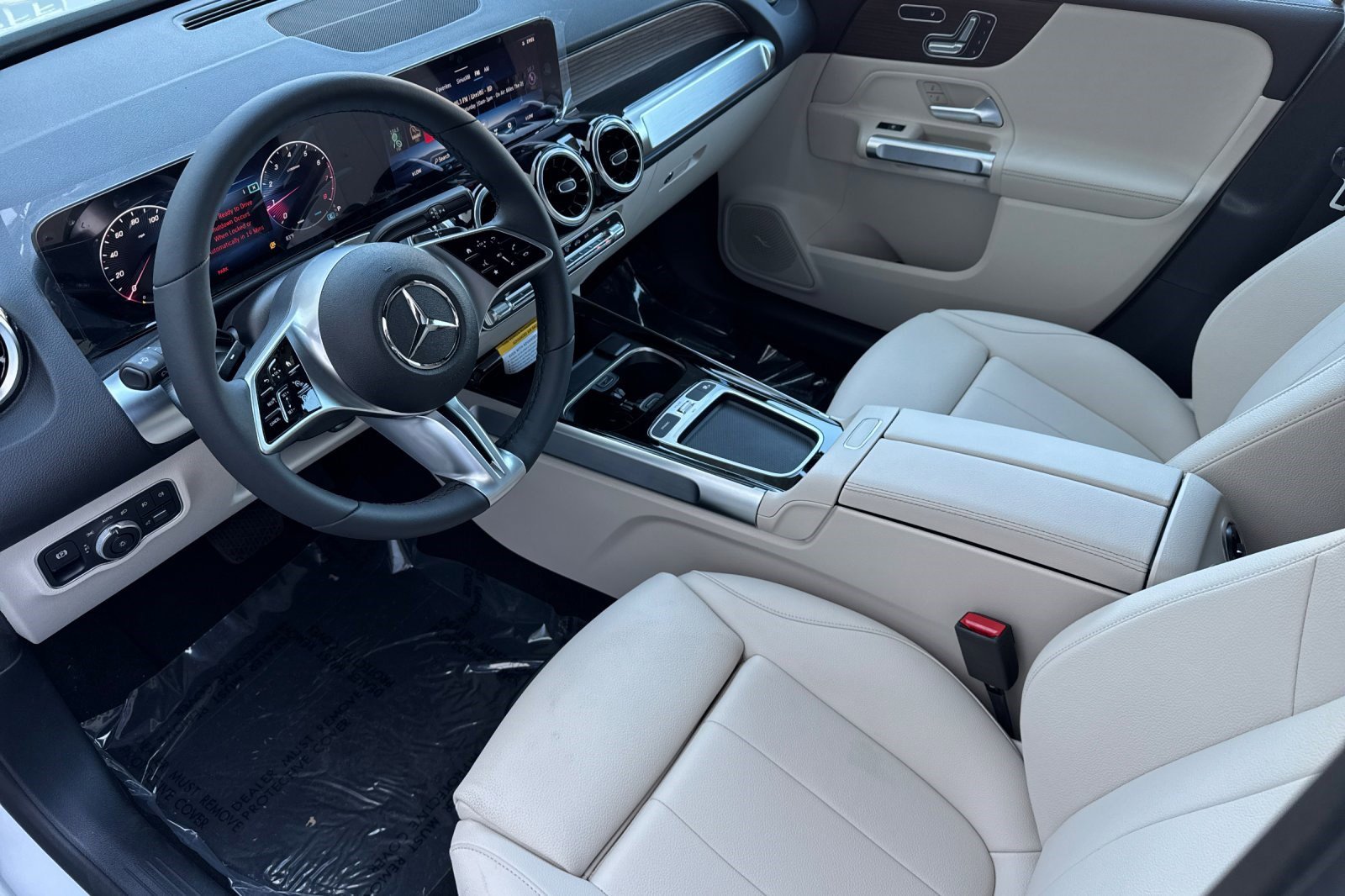 2026 Mercedes Benz GLB 250 photo 4