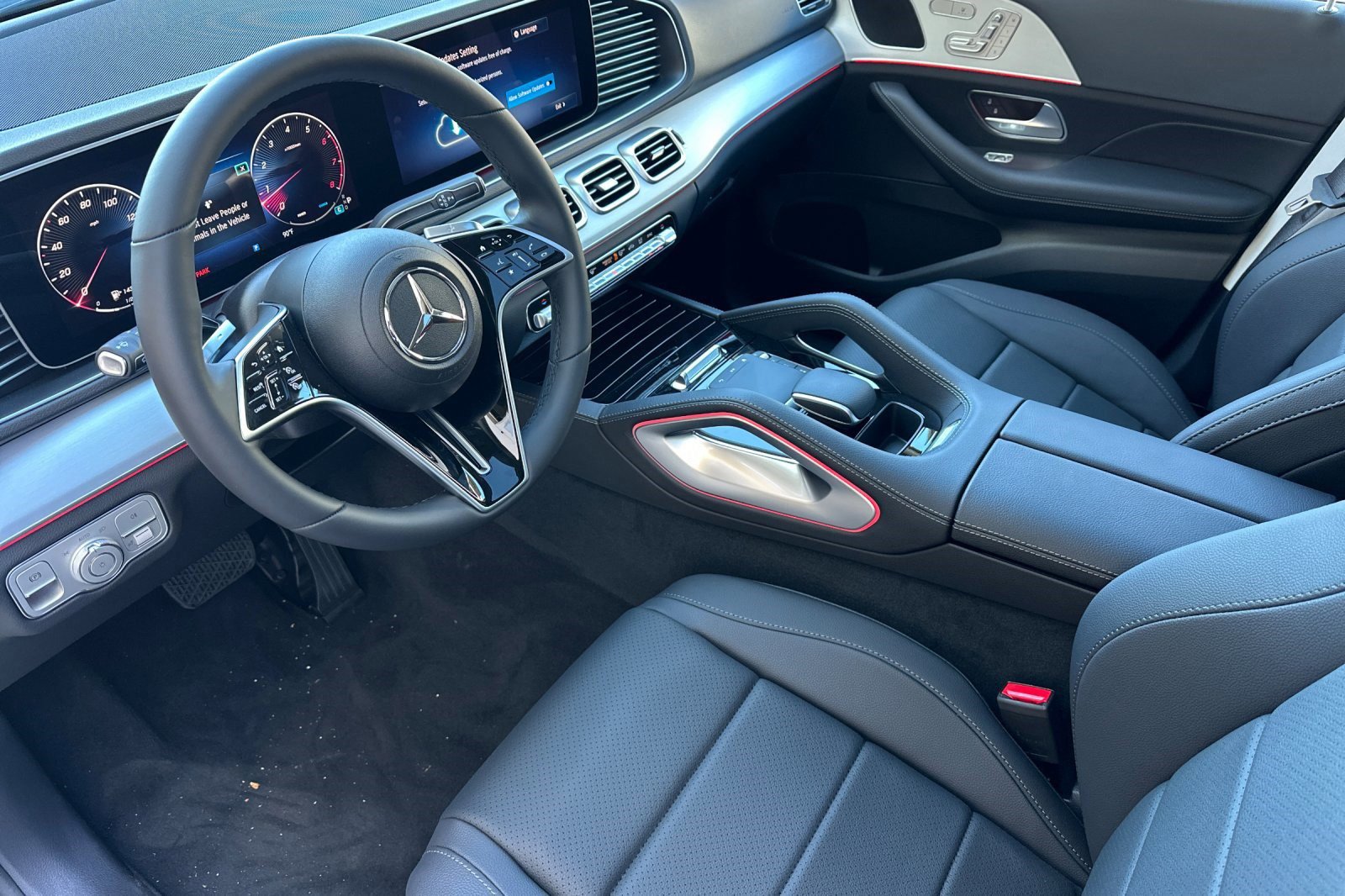 2025 Mercedes Benz GLE 450 4MATIC photo 2